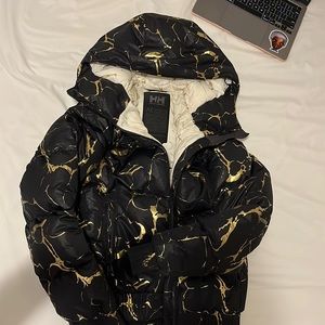 helly hansen cropped puffer jacket